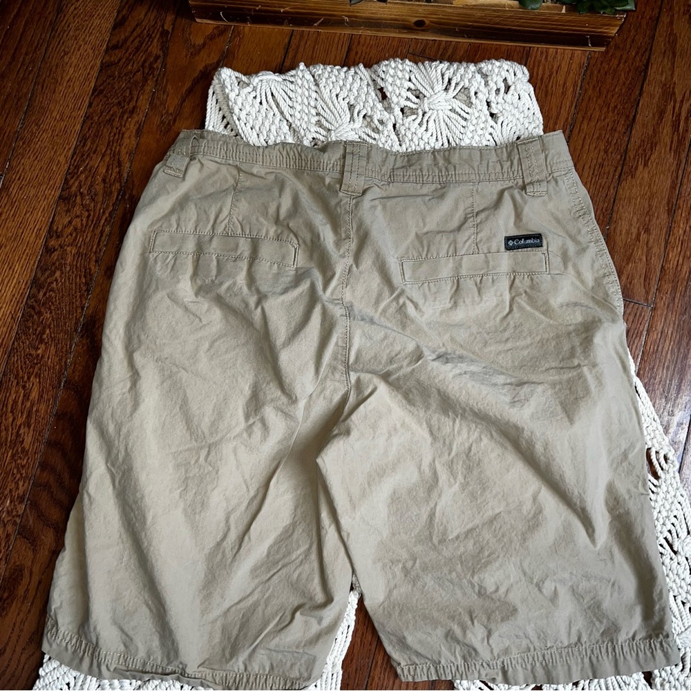 Columbia | Khaki Shorts - Picture 6 of 6